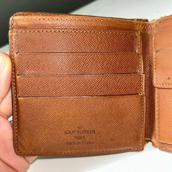 Louis Vuitton Monogram Bifold Wallet - Picture 3 of 16